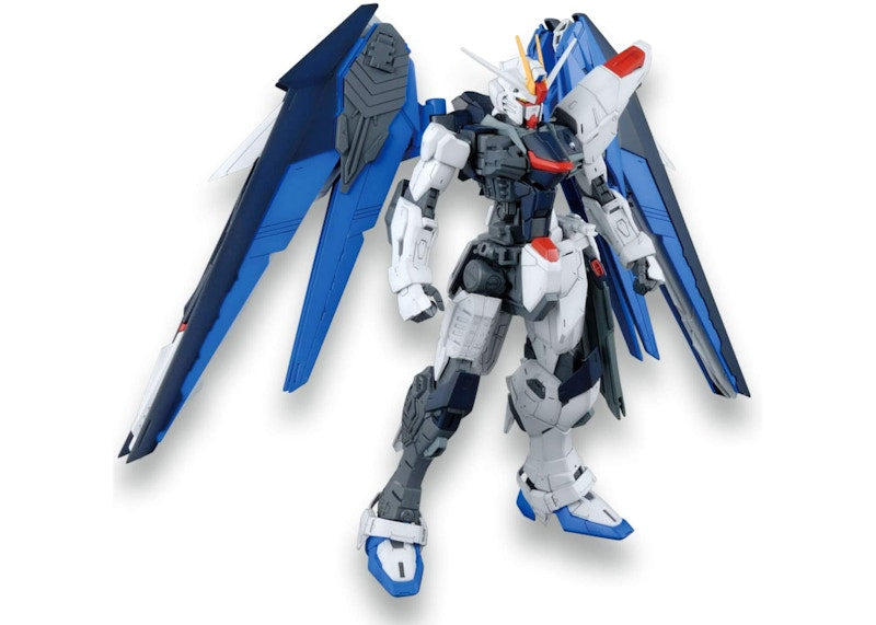 Bandai Gundam MG Freedom (Ver. 2.0) 1/100 Model Kit Action Figure