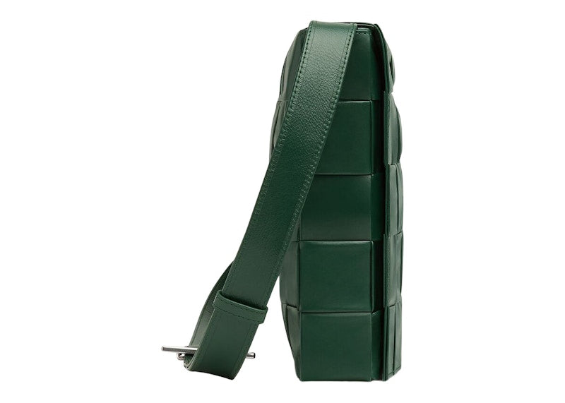 Bottega Veneta Cassette Crossbody Bag Maxi Intreccio Raintree