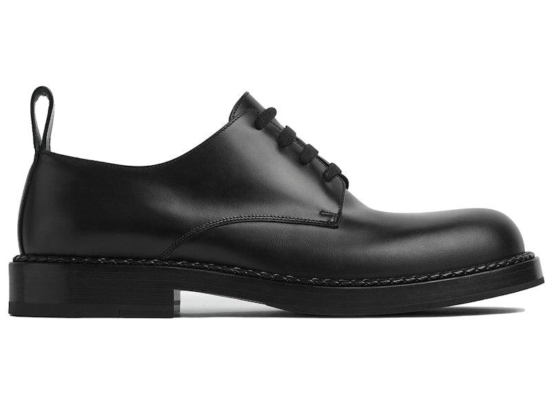 Bottega Veneta Strut Leather Lace-Up Black