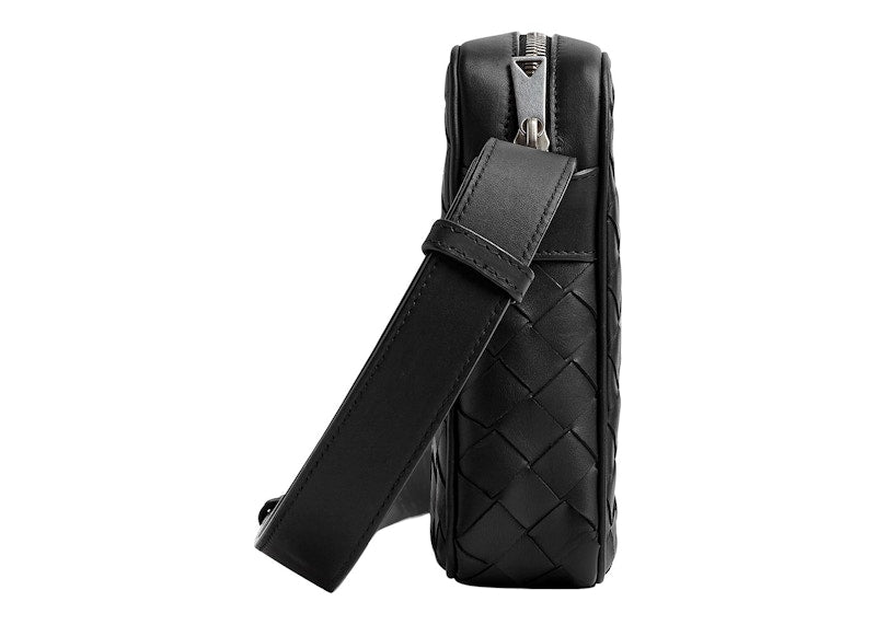 Bottega Veneta Zipped Phone Pouch Intrecciato Black