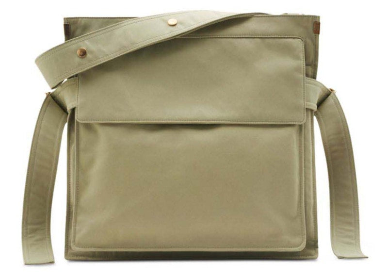 Burberry Medium Trench Tote Hunter