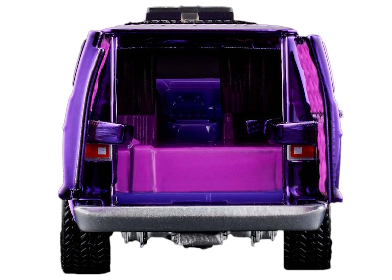 Hot Wheels Collectors RLC Exclusive '70 Dodge Tradesman Van