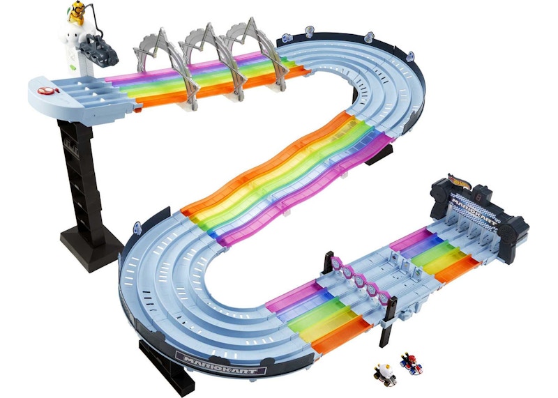 Hot Wheels Mario Kart Rainbow Road Raceway Set 1/64 Scale