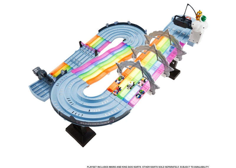 Hot Wheels Mario Kart Rainbow Road Raceway Set 1/64 Scale