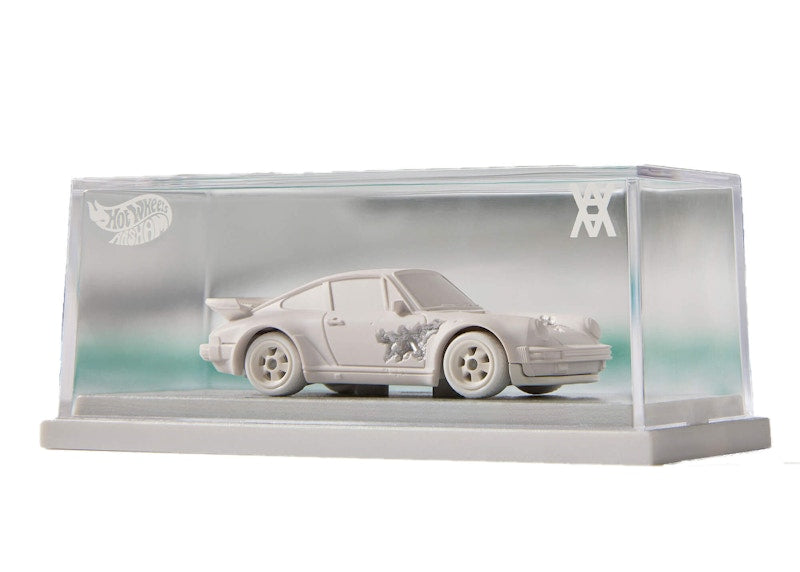 Hot Wheels x Daniel Arsham Eroded Porsche 930 and Rally Case