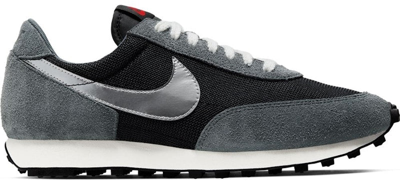 Nike Daybreak Metallic Silver