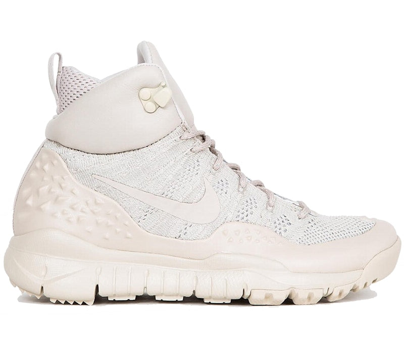 Nike Lupinek Flyknit String Light Bone (Women's)