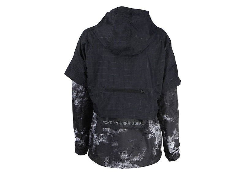 Nike Sportswear Women's International Windrunner Jacket Black