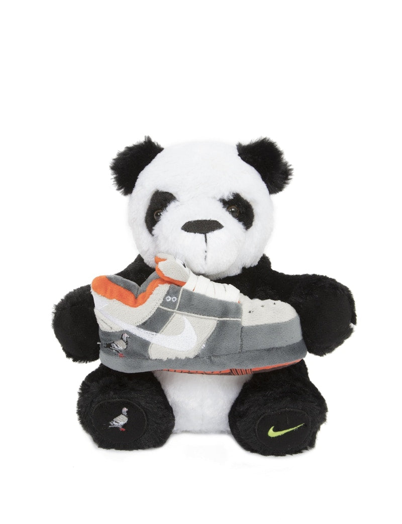 Nike x Staple Panda Pigeon Plush Black/White