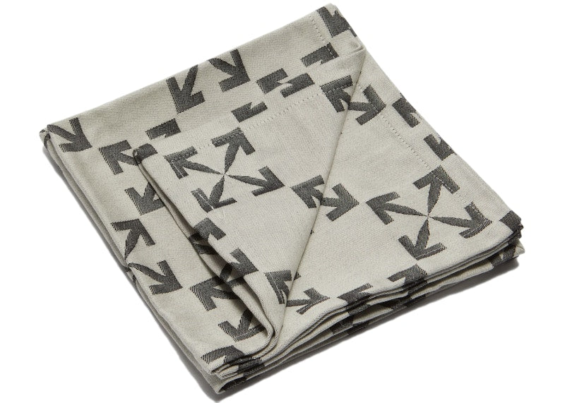 OFF-WHITE Arrow Pattern Napkin Set