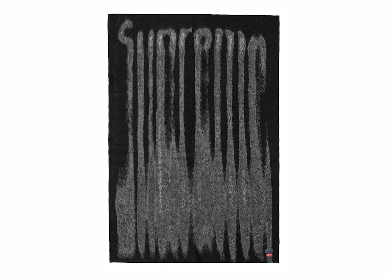 Supreme Blurred Logo Blanket Black