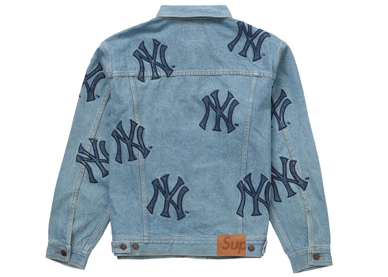 Supreme x New York Yankees Denim Trucker Jacket Washed Blue