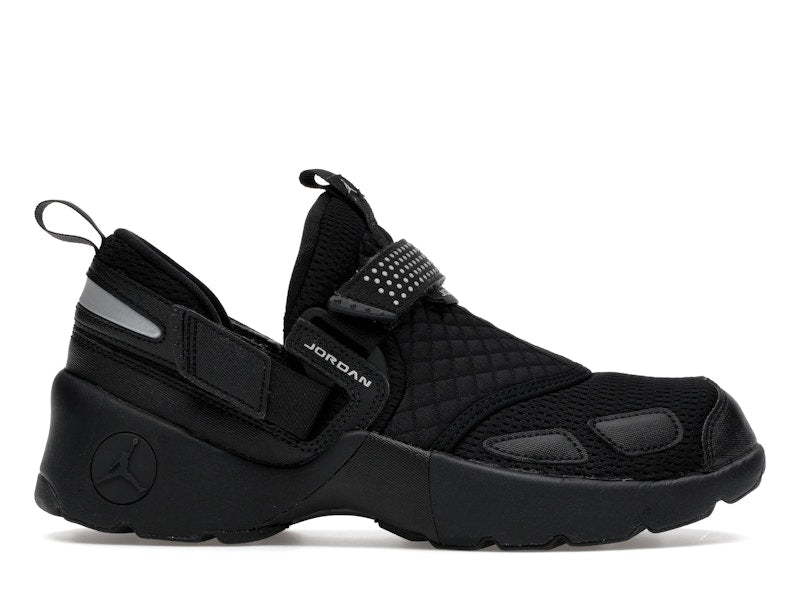 Jordan Trunner LX Triple Black (Women's)