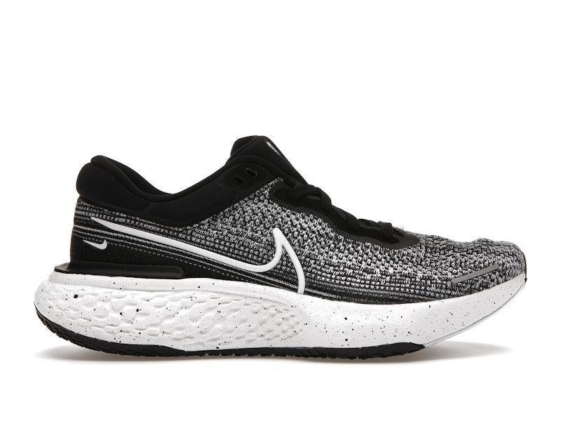 Nike ZoomX Invincible Run Flyknit Oreo