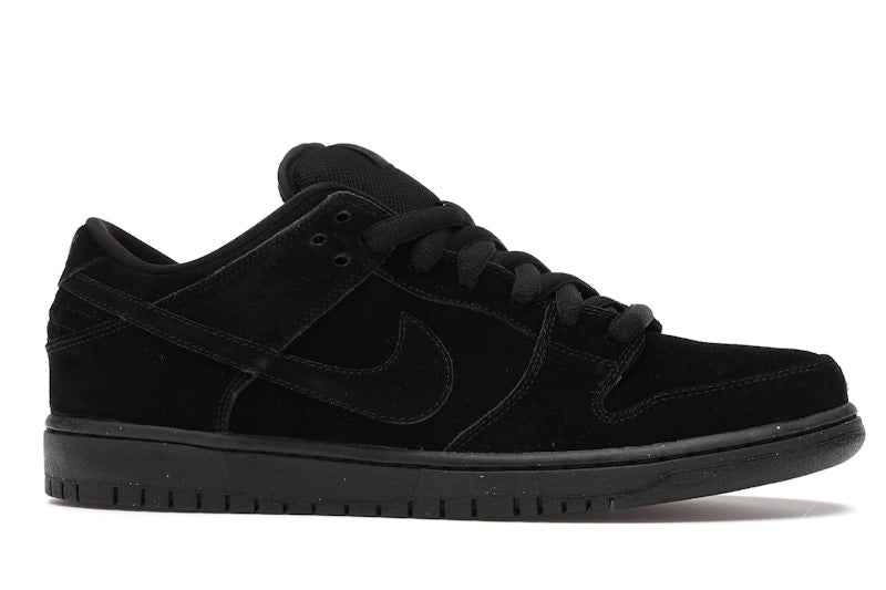 Nike SB Dunk Low Blackout