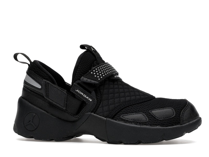 Jordan Trunner LX Triple Black (Women's)