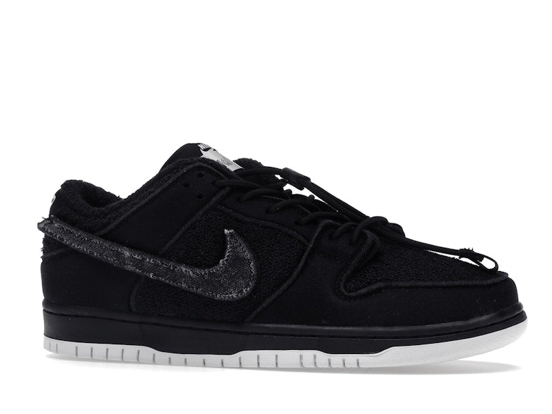 Nike SB Dunk Low Gnarhunters