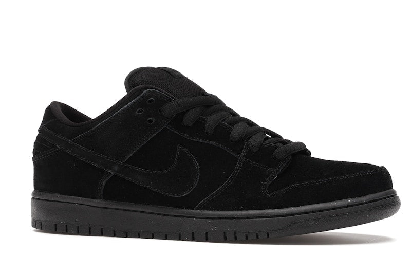Nike SB Dunk Low Blackout