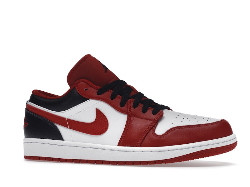 Jordan 1 Low Bulls