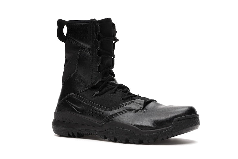 Nike Special Field Boot 8 Inch Black