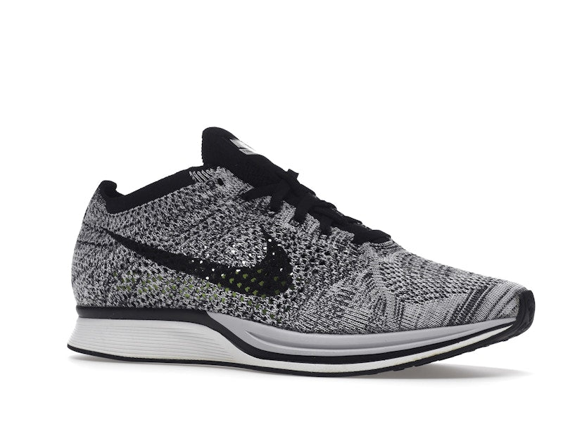 Nike Flyknit Racer Oreo
