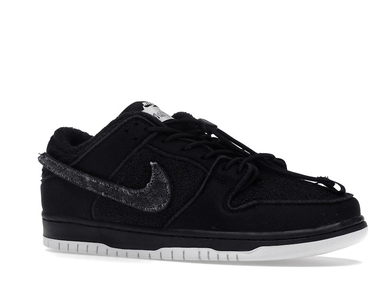 Nike SB Dunk Low Gnarhunters