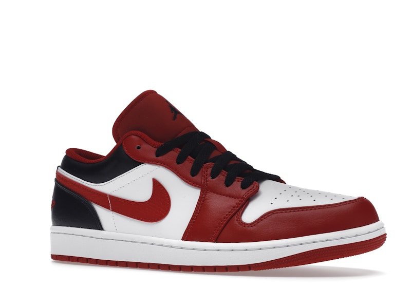 Jordan 1 Low Bulls