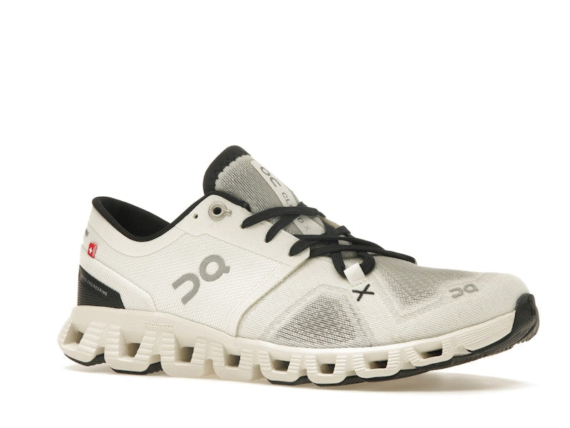 On Running Cloud X 3 White Black (Women's)