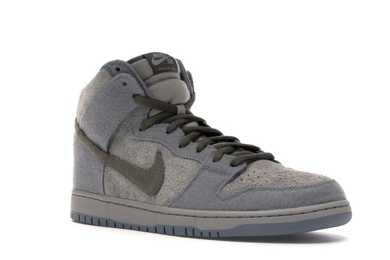 Nike SB Dunk High Tauntaun