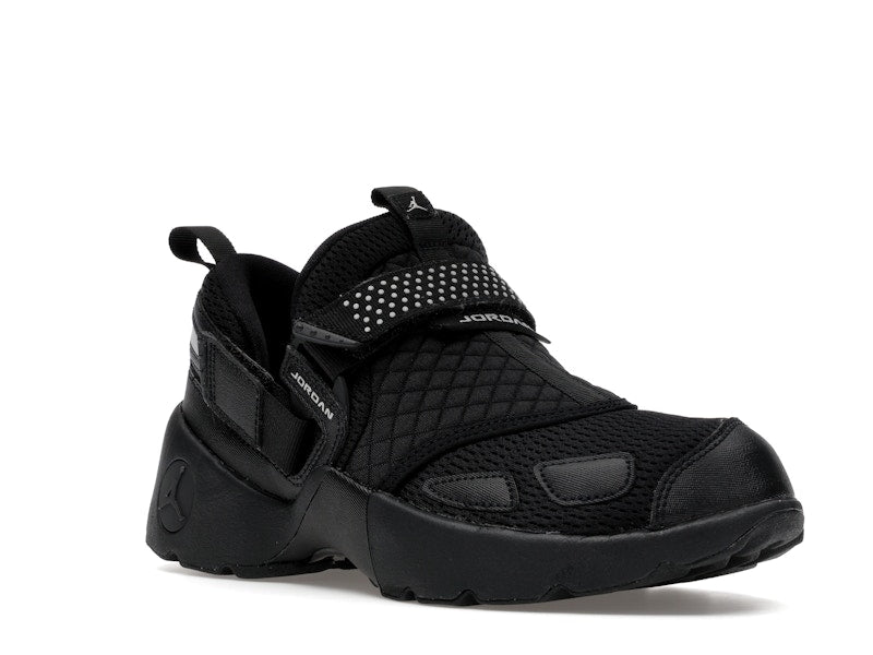 Jordan Trunner LX Triple Black (Women's)
