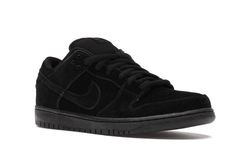 Nike SB Dunk Low Blackout