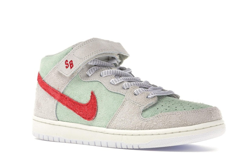 Nike SB Dunk Mid White Widow