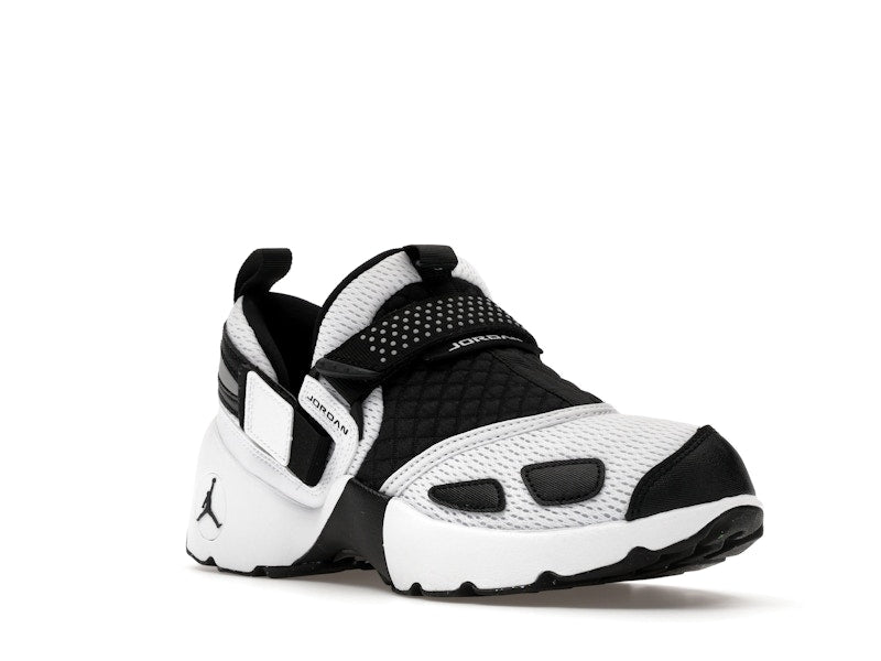 Jordan Trunner LX White Black (Women's)
