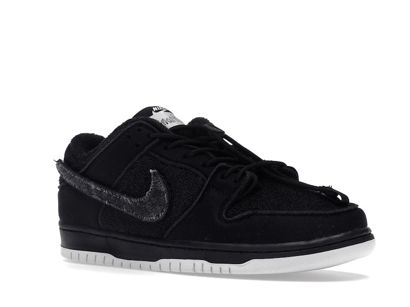 Nike SB Dunk Low Gnarhunters