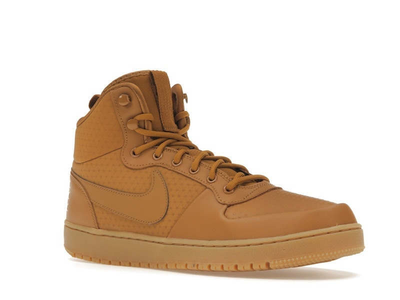 Nike Court Borough Mid Winter Wheat