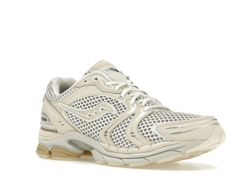 Saucony ProGrid Triumph 4 Highsnobiety Cream