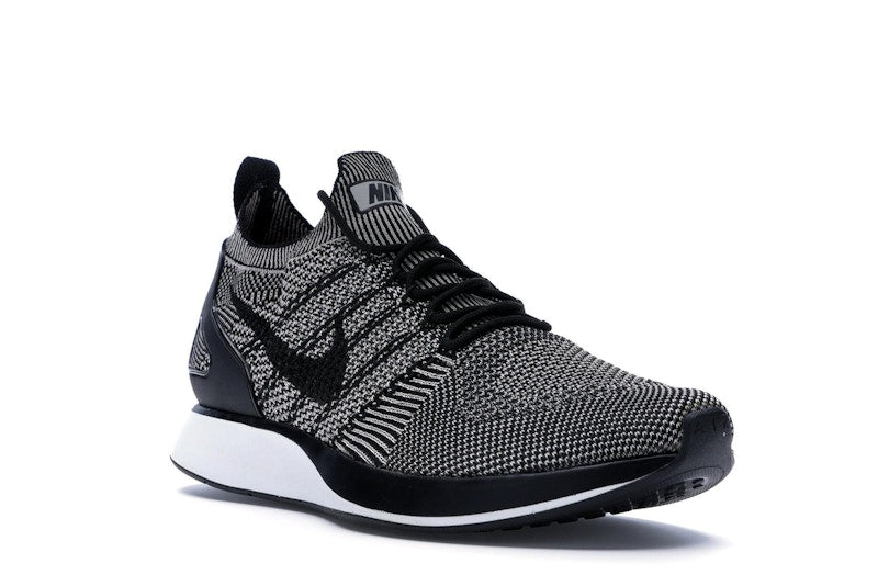 Nike Mariah Flyknit Racer Pale Grey Solar Red