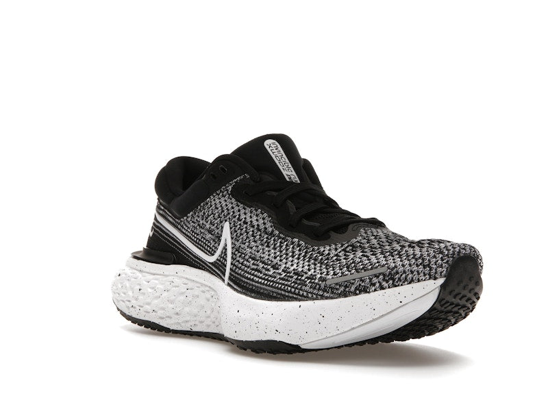 Nike ZoomX Invincible Run Flyknit Oreo