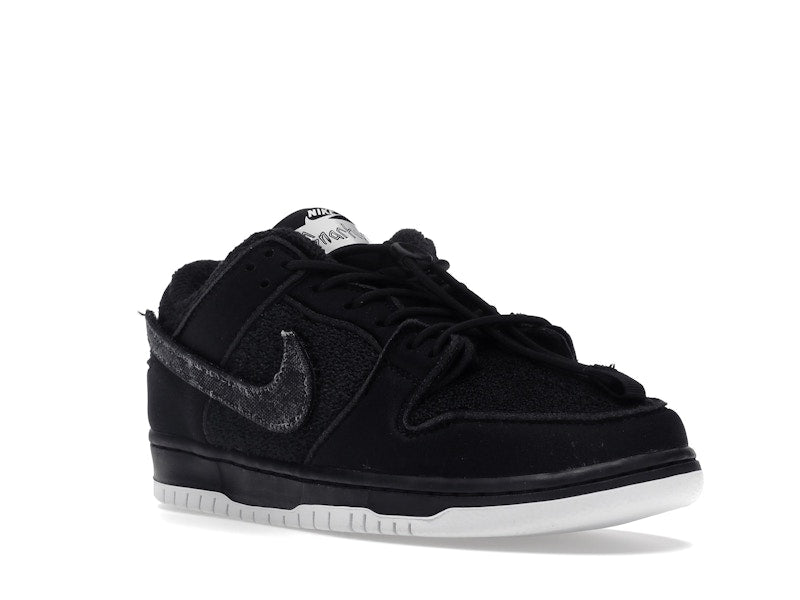Nike SB Dunk Low Gnarhunters