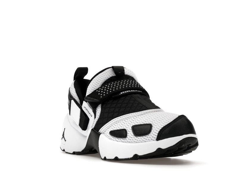 Jordan Trunner LX White Black (Women's)