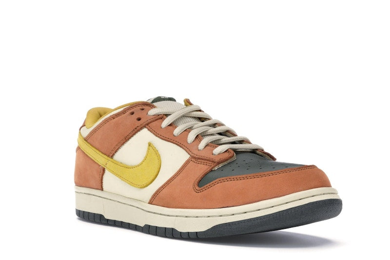 Nike SB Dunk Low Vapour Mineral Yellow