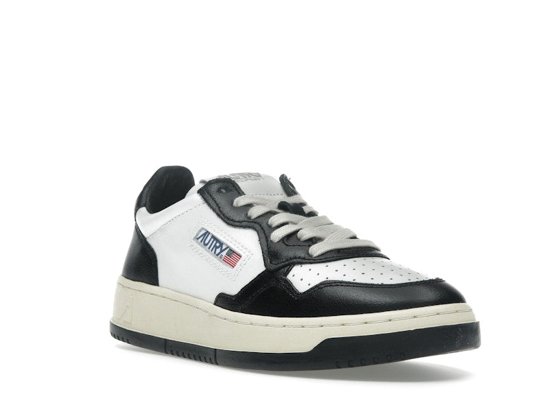 Autry Medalist Leather Low White Black (Women's)