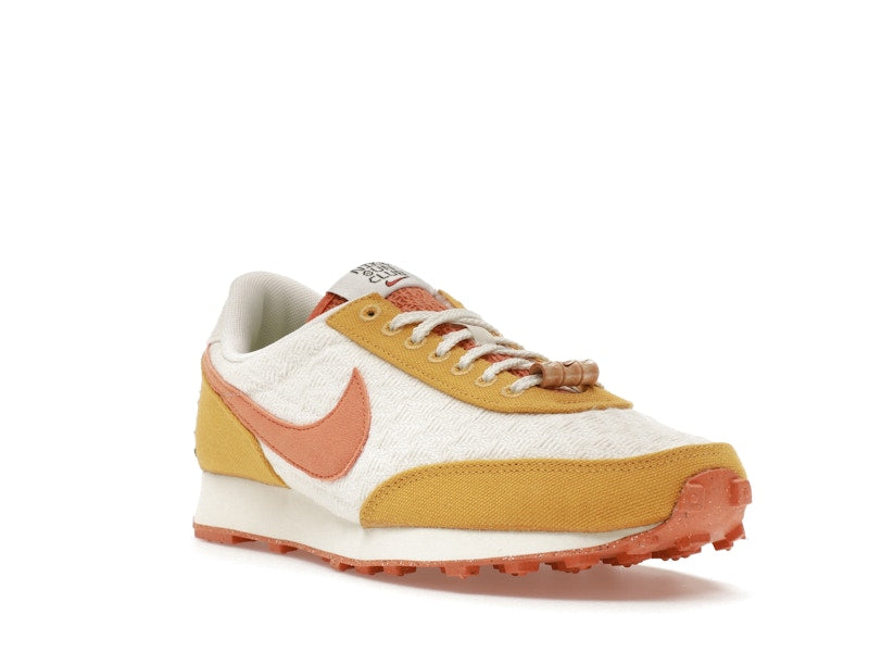 Nike DBreak SE Sun Club Hot Curry (Women's)
