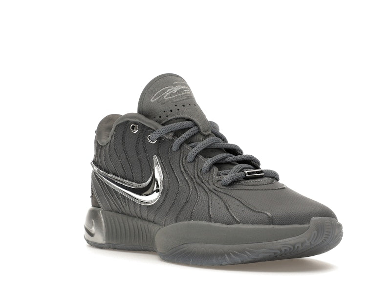 Nike LeBron 21 Resilient
