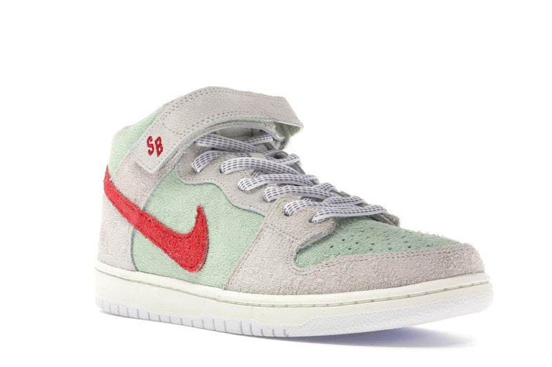Nike SB Dunk Mid White Widow