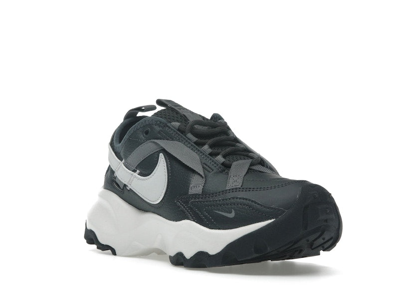 Nike TC 7900 Anthracite Platinum Tint Smoke Grey Metallic Platinum (Women's)