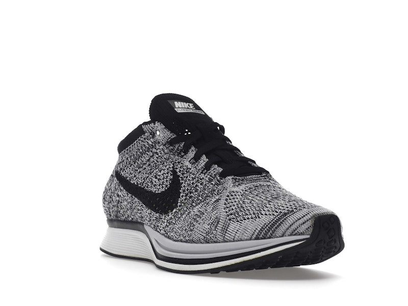 Nike Flyknit Racer Oreo