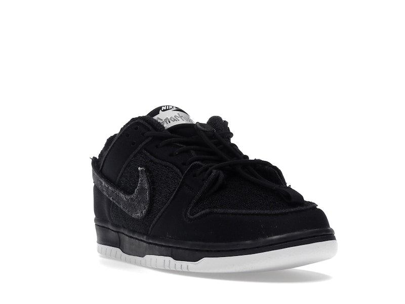 Nike SB Dunk Low Gnarhunters