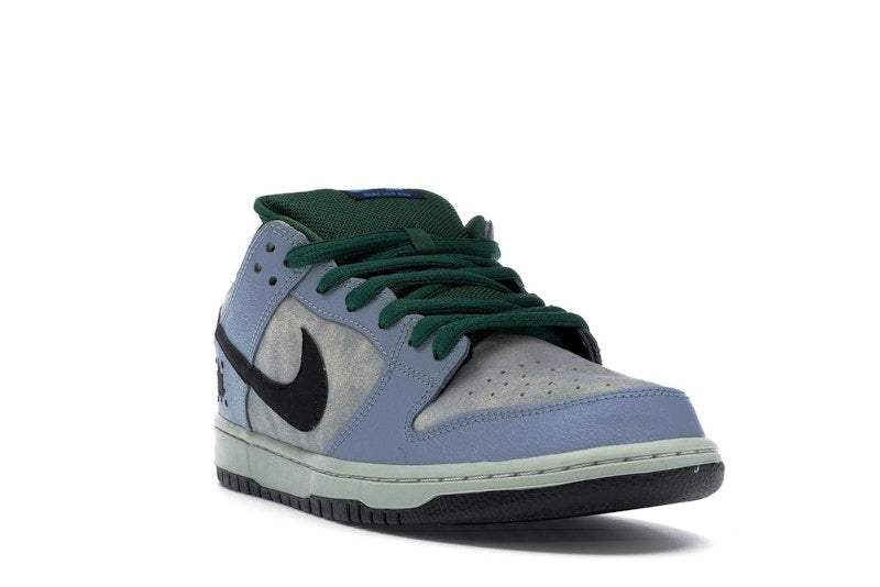 Nike SB Dunk Low Maple Leaf Central Park