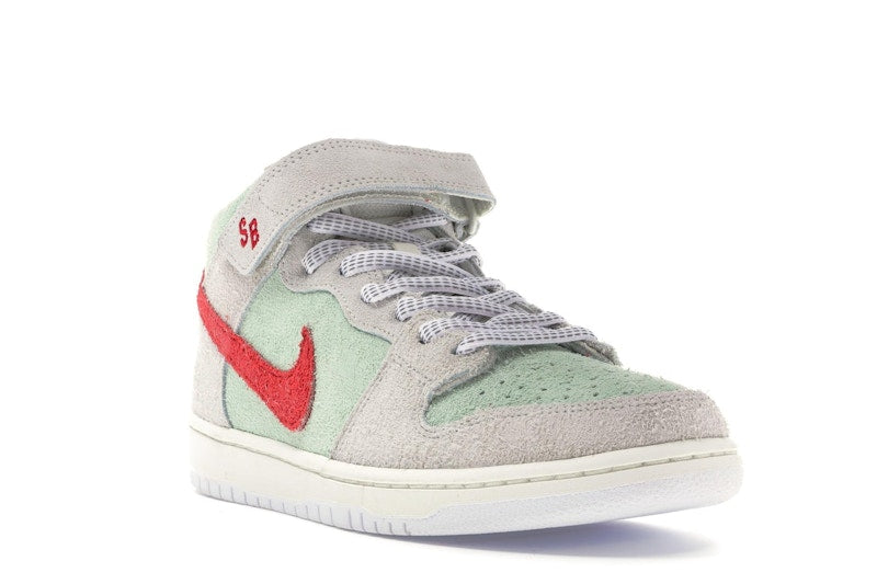 Nike SB Dunk Mid White Widow